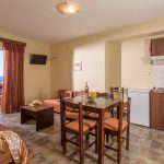 Theo Apartments & Hotel